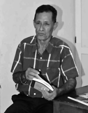 #Guantánamo #Cuba
De luto la cultura guantanamera y cubana, fallece el escritor, ensayista y crítico literario Risell Parra, uno de sus más relevantes exponentes.