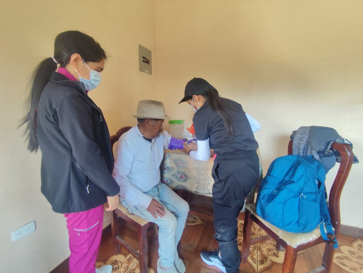 SaludImbabura's tweet photo. 📍#Imbabura  | Acercamos los servicios de salud a la población.
Gracias al compromiso de nuestro personal de primer nivel de atención del #Distrito10D02 recorremos el territorio con visitas domiciliarias garantizando atención integral a nuestros grupos prioritarios. https://t.co/2JuT7x7v9d