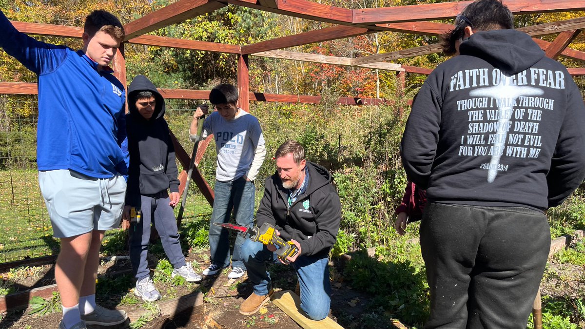 🔨Garden Makeover! Home Repair students restored the BHS garden beds-removed rotten wood, cleared  beds, measured &amp; cut wood, installed new boards, fixed a door &amp; installed a new lock. It looks amazing! And they learned skills that will be used over a lifetime! #BrewsterPride🐾