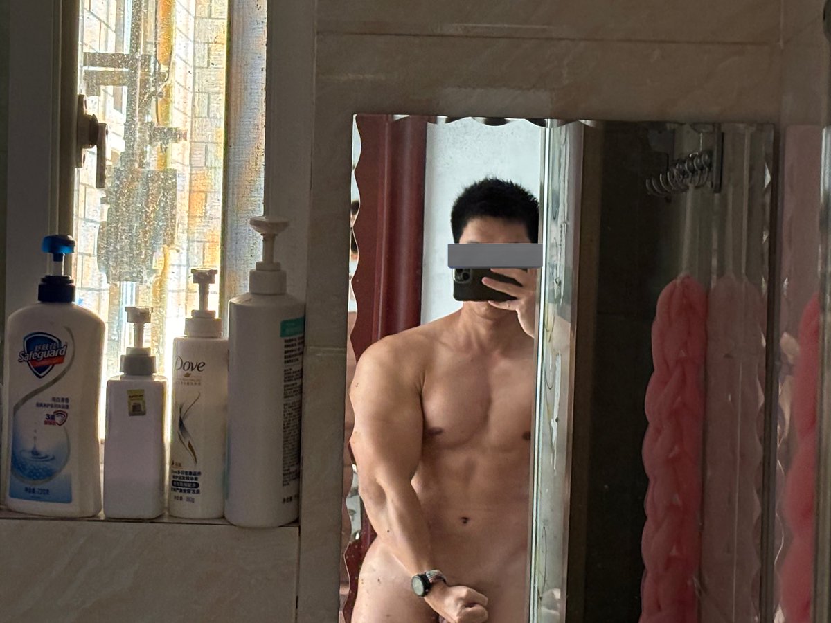 我只吃一口就好 #黑皮肌肉 #黑皮肌肉 #肌肉猛男 #肌肉男 #射精 #农牛 #1S #肌肉猛男 #农牛 #男大 #肌肉男