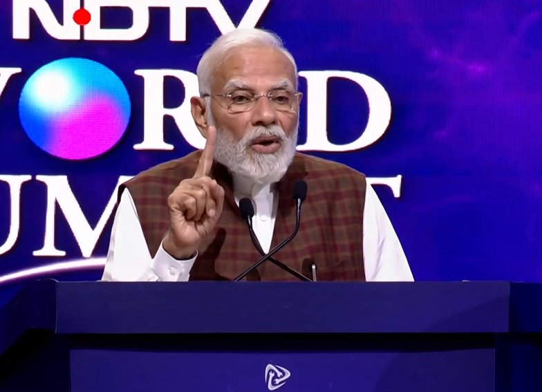 वाकई भारत आज रुकने के मूड में भी नहीं है। हम न रुकेंगे, हम न थमेंगे:पीएम मोदी 

#NDTVWorldSummit2025