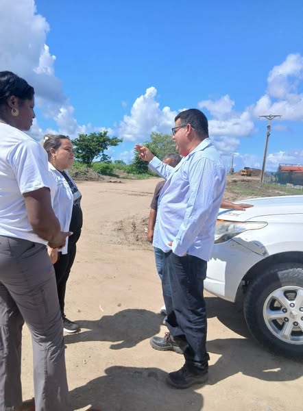 misleydisgo's tweet image. Sobre la marcha de la construcción del Parque Solar Fotovoltaico en #LasTunas, intercambiamos con el Director Maikel Brito responsable de su ejecución, admirable el trabajo que realizan estos hombres sin descanso, saben de la valía del trabajo que realizan.
#PoderPopular