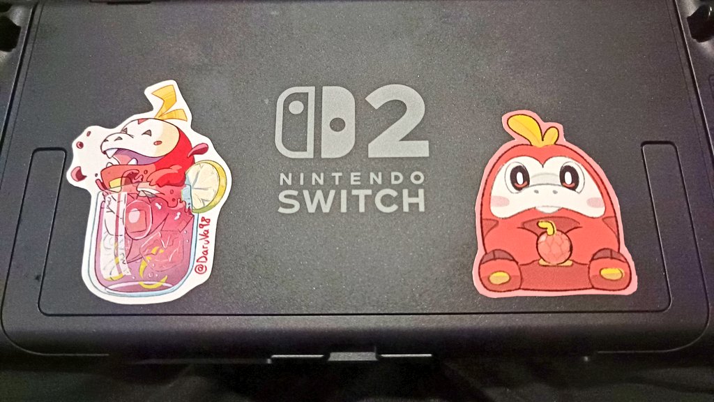 Me han regalado estas dos pegatinas de Fuecoco 🥺