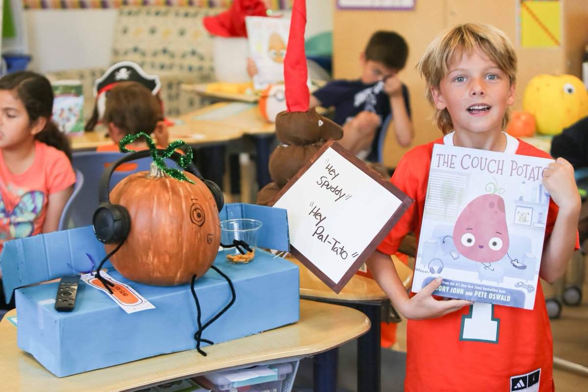 UnityDelray's tweet image. 🎃 ORANGE you glad you can read? 📚
2nd graders turned pumpkins into book characters for their Pumpkin Storybook Report — a fun, creative way to celebrate their love of reading! 💛🐎
#UnitySchoolFL #MustangPride #JoyOfReading