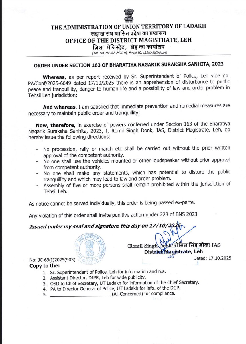 Jo sadain sun raha hun 
mujhe bas unhi ka ghum hai 

tumhe shahar ki padi hai 
mujhe aadmi ka ghum hai .

main hun shayar e  zamana
mera aur hai fasana

tumhe fikr apne ghar ki 
mujhe har gali ka ghum hai. 

Curfew lifted two days ago and curfew reimposed today. 

#ladakh