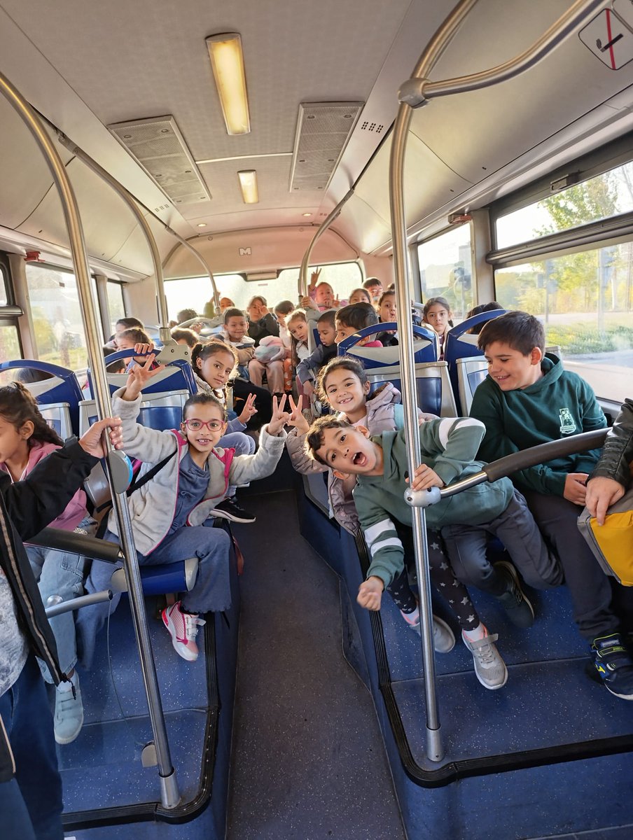 Los alumnos de Primaria disfrutaron "Eligiendo su propia aventura musical" en el Centro Cultural Miguel Delibes.