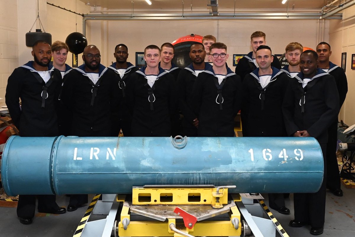 Huge congratulations to AB(MW) 25/01 on graduating from their Phase 2 training course.

Their hard work, resilience, and dedication have brought them to this proud moment.
As they join the Fleet, the next chapter of their Royal Navy journey begins.

#RoyalNavy #LifeWithNoLimits