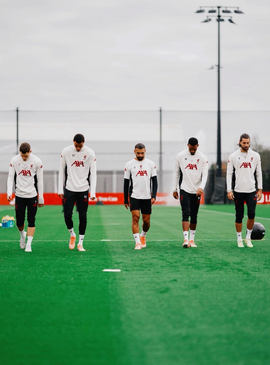 fu_izzy1's tweet photo. Long day for man utd on Sunday 😭😭😭😭😭😭😭😭 https://t.co/VpyQkLlinz