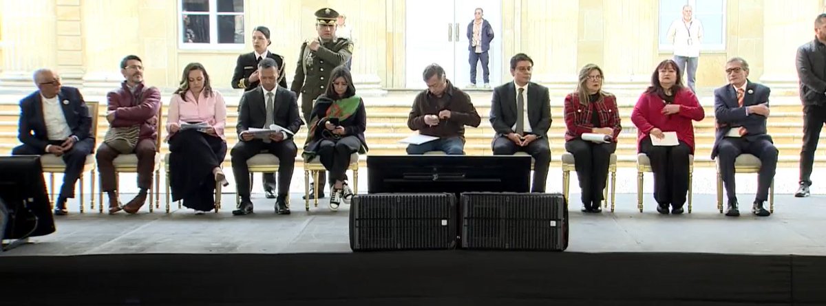 #Atención 🌷 Momento histórico para las personas defensoras: inicia el acto de reconocimiento de responsabilidad internacional y ofrecimiento de perdón público del Estado colombiano a integrantes de <a href="/Ccajar/">ColectivoDeAbogad@s</a> y sus familiares por más de tres décadas de persecución, ocurrida en un