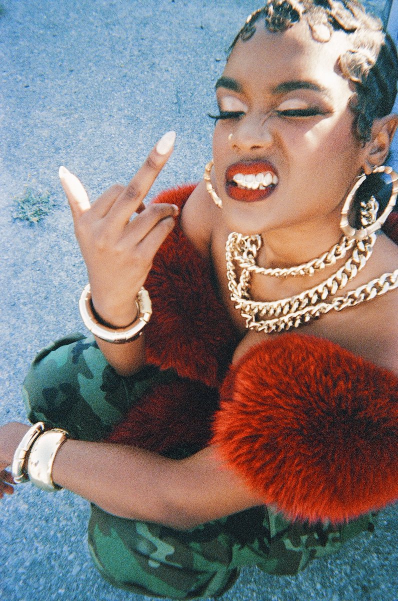 the wizard 👩🏽‍🎨 tweet media