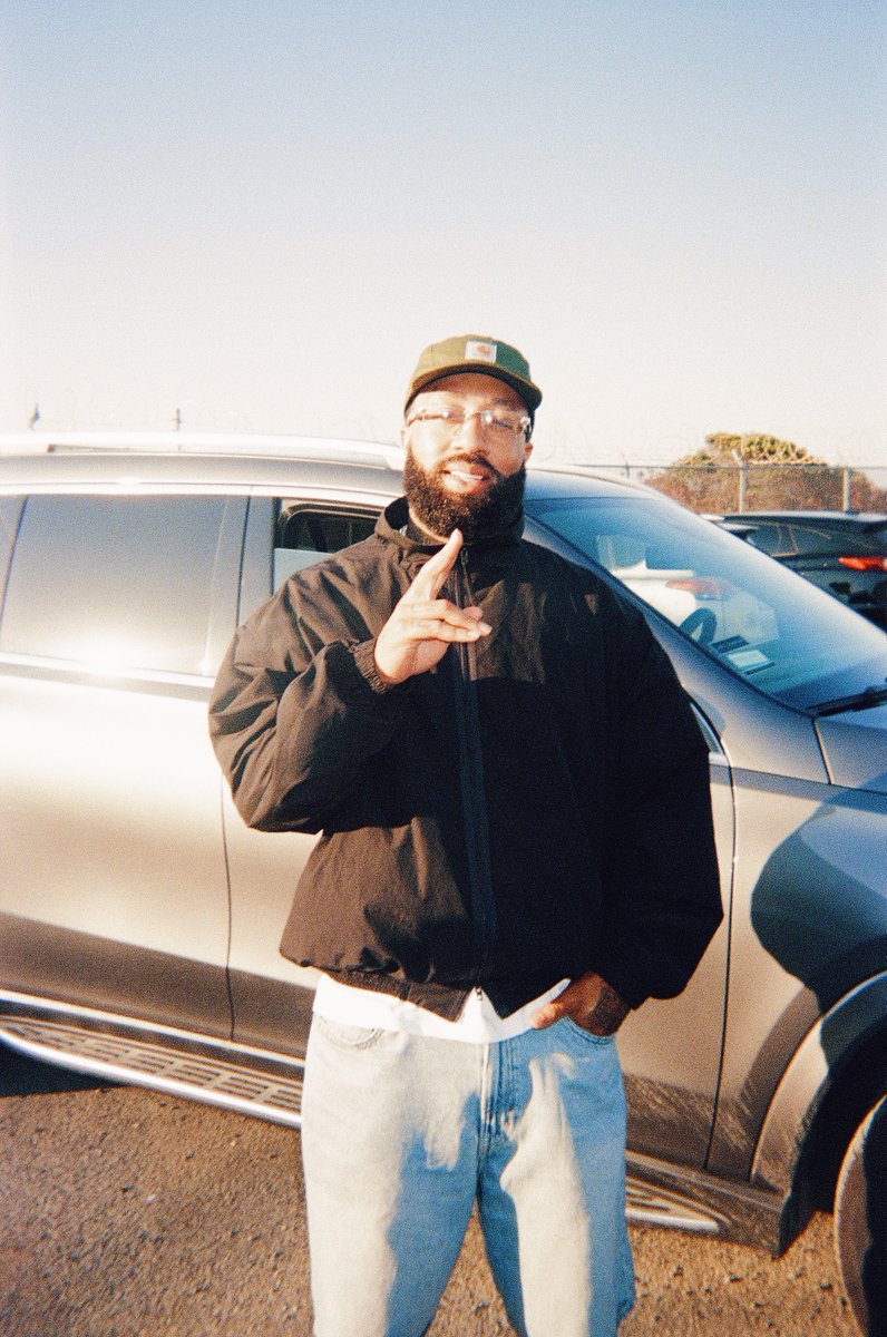 the wizard 👩🏽‍🎨 tweet media