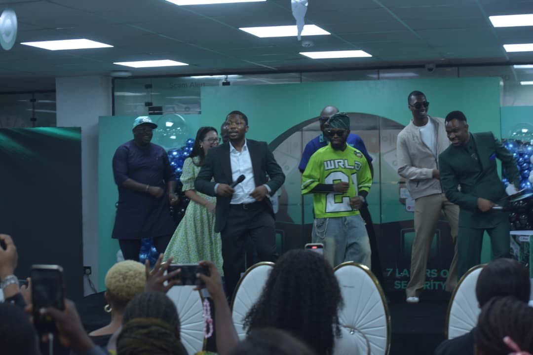Kiddoisbackk's tweet photo. Wait, someone actually won 1M?  I think it’s my turn to drop a video and highlight Ope amazing security features! #MyOPaySecurityVoteChallenge https://t.co/NcMYtCXkVI