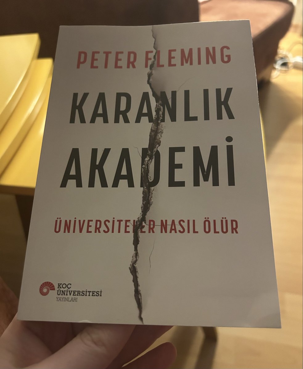 Mehmet Kuru (@kuru83) on Twitter photo Akademinin küresel bağlamda neye evrildiğini tertemiz anlatmış.
Üniversite üzerine kafa yoranlar kütüphanelerine ekleyebilir. Akademinin küresel bağlamda neye evrildiğini tertemiz anlatmış.
Üniversite üzerine kafa yoranlar kütüphanelerine ekleyebilir.