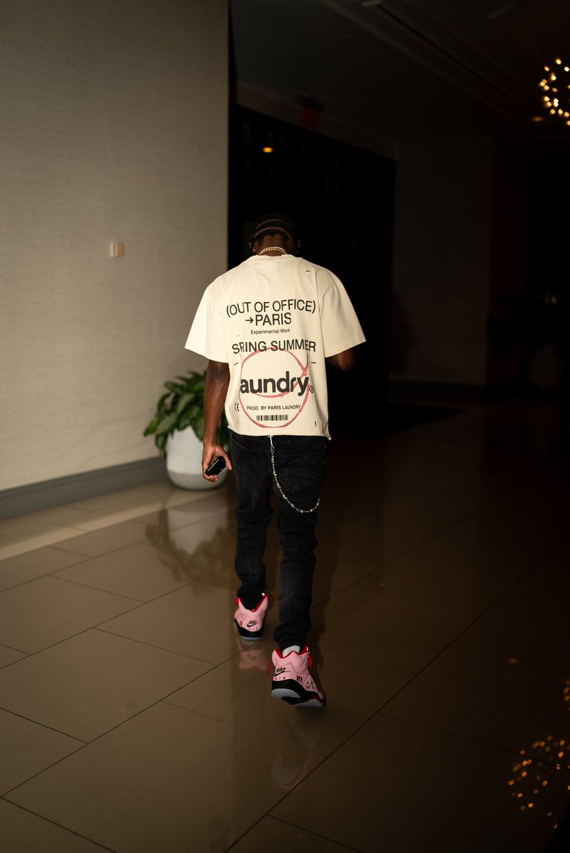 Trustnoneweebay tweet media