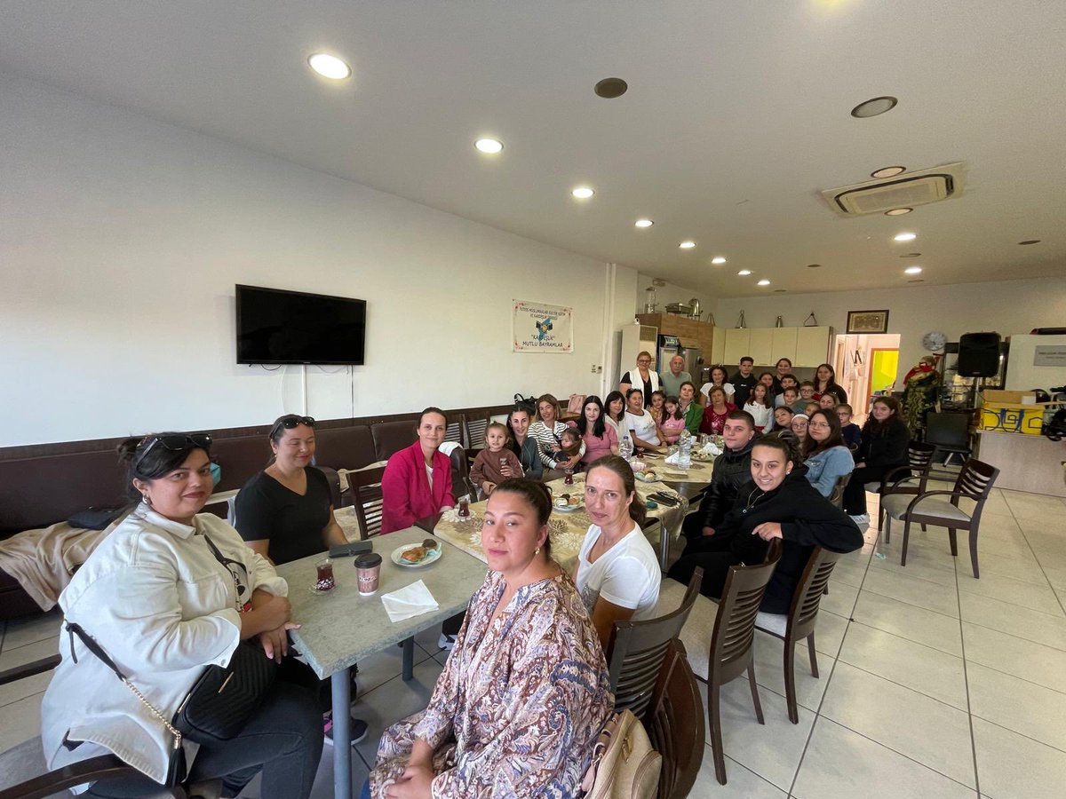 Rodos Müslümanları Eğitim, Kültür ve Kardeşlik Derneği’ni ziyaret ettik, sevgili çocuklarımız ve değerli aileleriyle bir araya geldik. Dernek Başkanı Behice Şellavcı’ya ve kıymetli öğretmenlerimize nazik misafirperverlikleri için teşekkür ederiz.