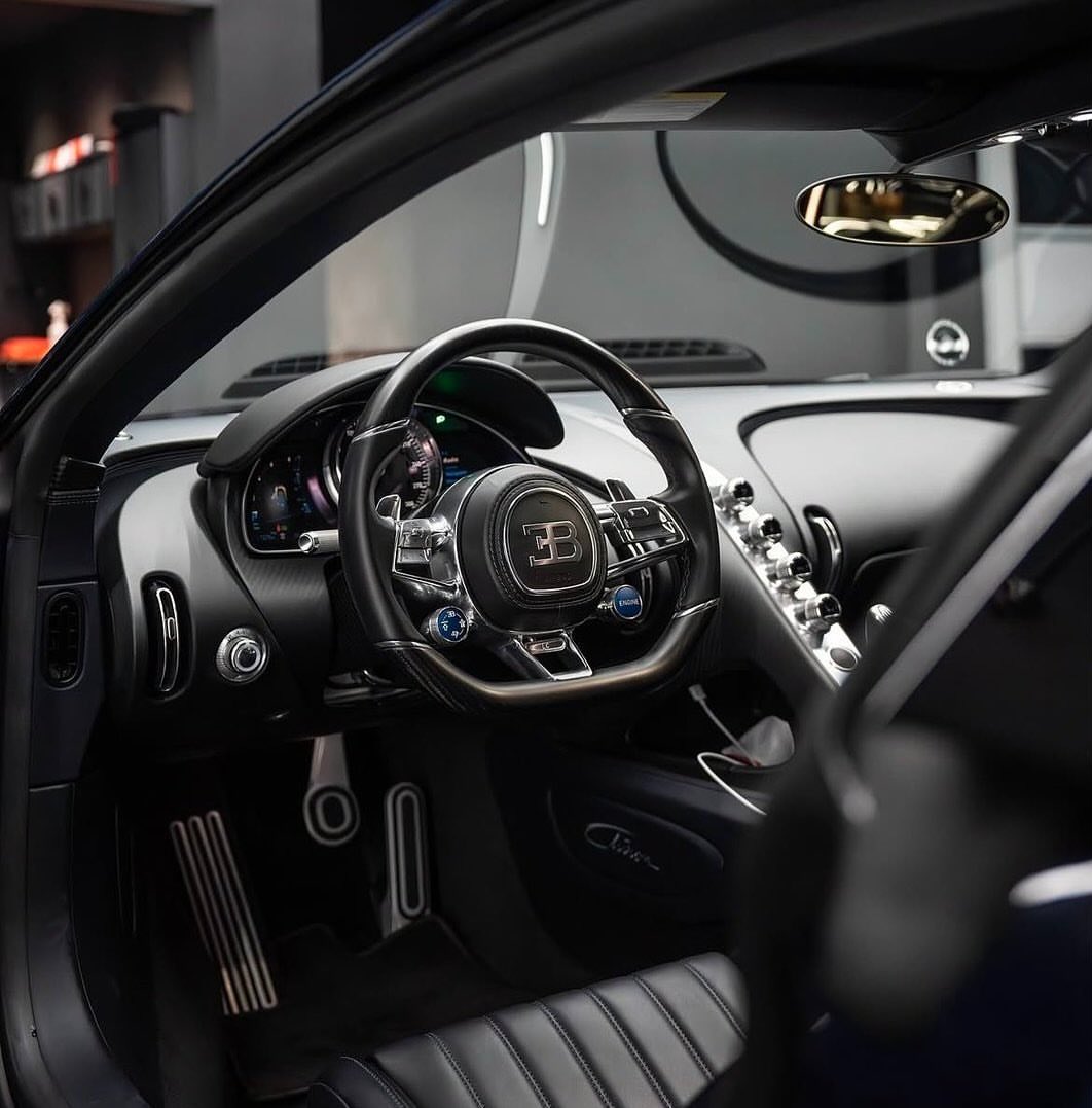 KenlikeyLi's tweet photo. Power meets perfection in every detail

#BugattiChiron #Hypercar #LuxuryLife #CarGoals #AutoArt #SupercarLifestyle #CarbonFiber #DreamCar #SpeedMachine #PerformanceBeauty https://t.co/n6jtdF44FA