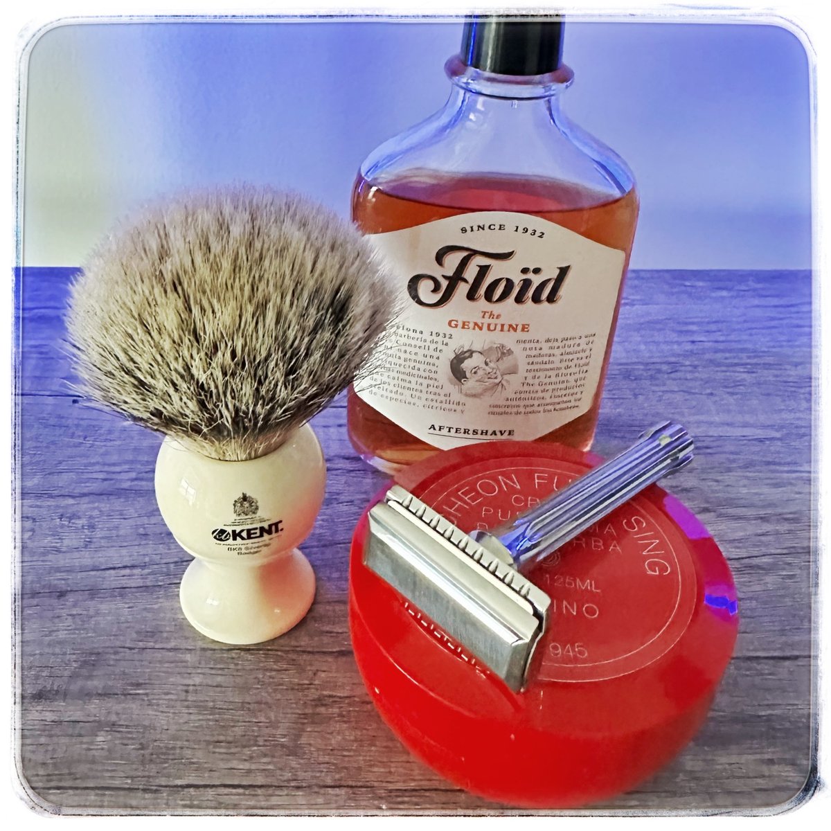 BadgerandBlade's tweet photo. Today's shave gear:

Blackland Blackbird | Dorco Prime Platinum | Kent BK8 | Tcheon Fung Sing | Floïd the Genuine

https://t.co/Qi6evZGygi

#WetShaving #ShavingGear #BlacklandBlackbird #KentBrush #TcheonFungSing #Floid #ShavingCommunity #TraditionalShaving #ShaveOfTheDay https://t.co/1rfcfz4OeD