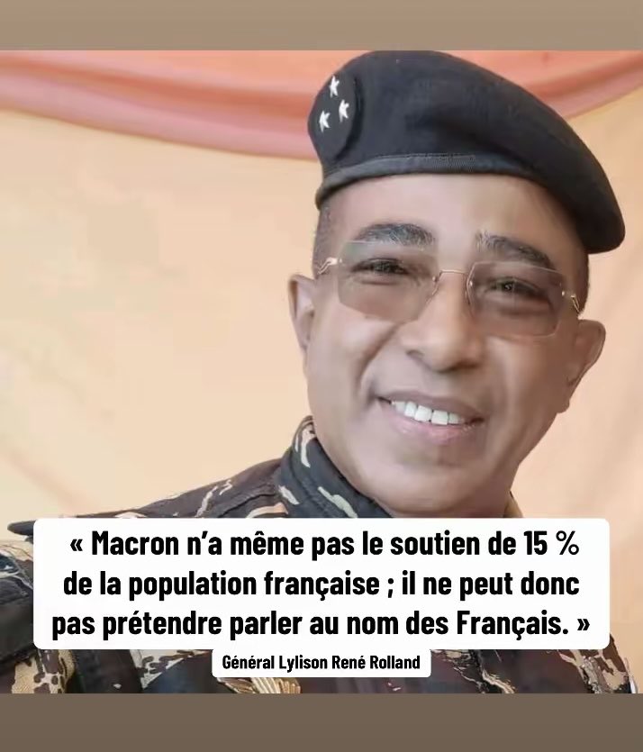 EgountchiLdna's tweet image. URGENT 🚨 #Madagascar 🇲🇬 |  🧨💣😅 « Macron n’a même pas le soutien de 15 % de la population française ; il ne peut donc pas prétendre parler au nom des Français. »

❌ Message choc du Général Lylison René de Rolland, conseiller des officiers du CAPSAT, faite ce matin aux médias…