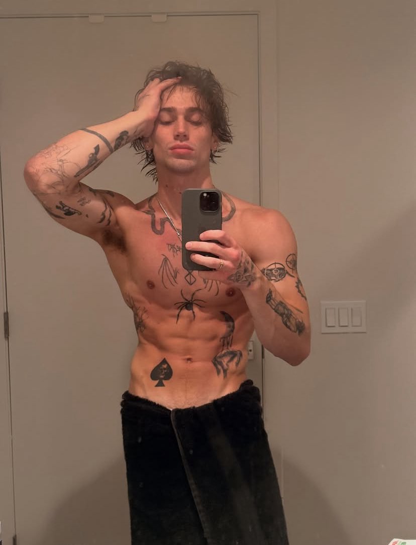 🚿🧽🫧🧼💦😶‍🌫️