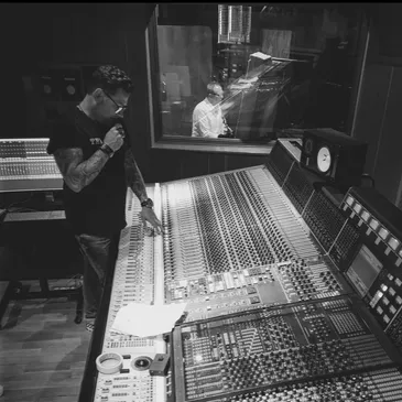 songproof_'s tweet photo. Michael Krompass, a multi-platinum producer and CEO of BCMG Recordings, is also a SongProof artist.

#musicrights #copyright #protectyourmusic #SongProof #blockchain #producer https://t.co/JnWGoaSC5y