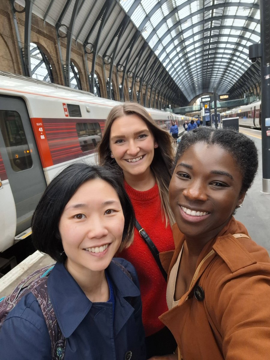 Chatting away on the train and less than 3 hours later we are in London for the #CITawards! 

Don't you just love that #LNER azuma #Harrogate-London direct service! 🚈