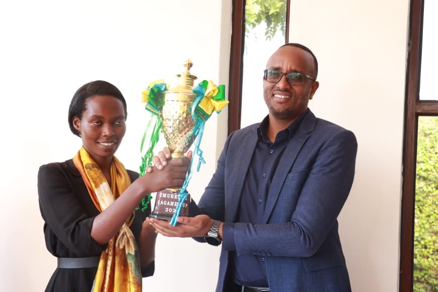 BugeseraDistr's tweet photo. Muri ibi bikombe bamurikiye Ubuyobozi bw’Akarere, harimo ibikombe bya sitting volleyball y'abagore (Championnat n’icy’irushanwa ryo Kwibuka Jenoside yakorewe Abatutsi), bibiri by’ikipe ya Wheelchair basketball mu bagabo n’igikombe cya Sitball mu bagore mu Murenge Kagame Cup. https://t.co/BB2u5Tnn0C