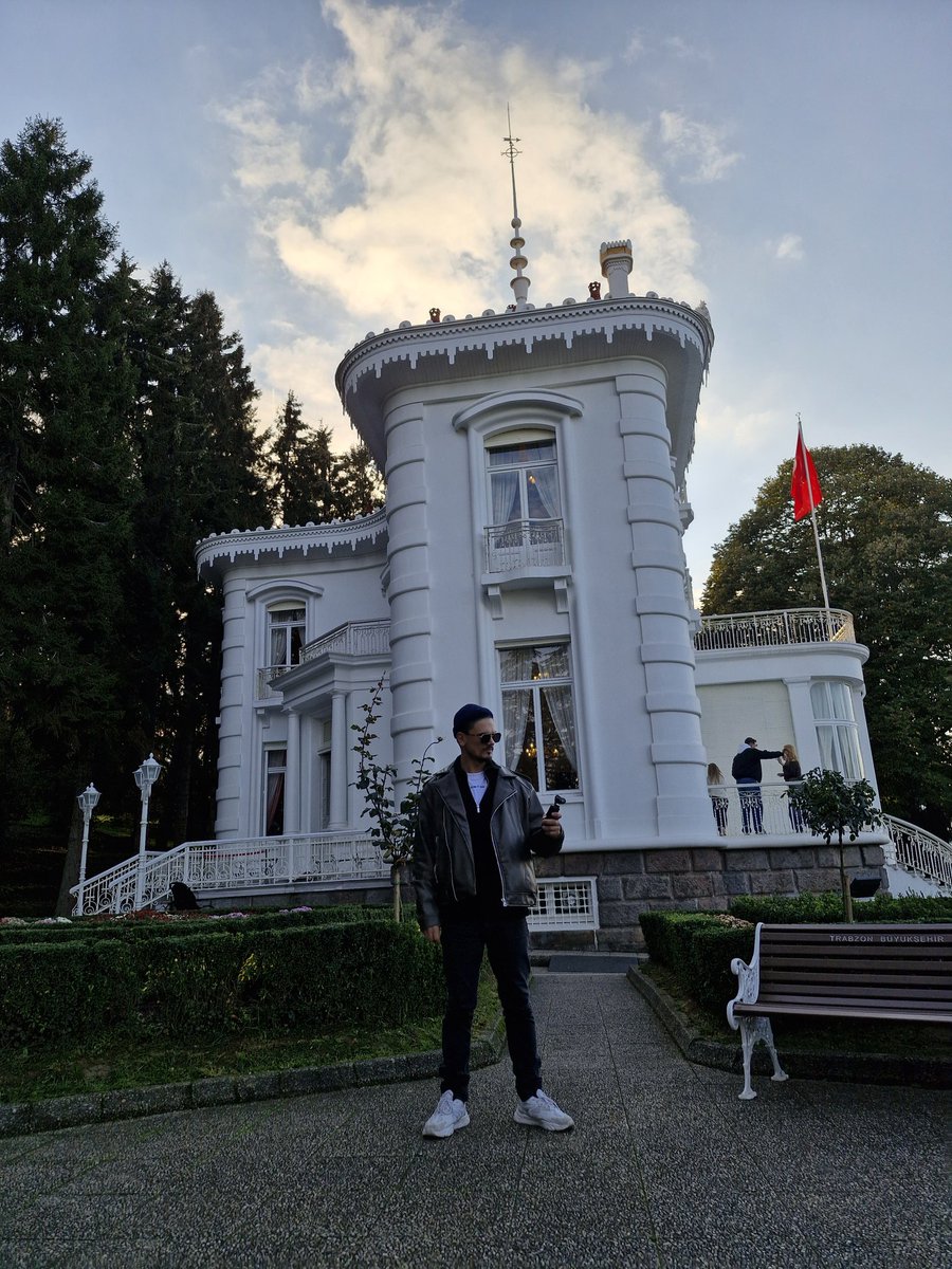 Atatürk köşkū

#Atatürk