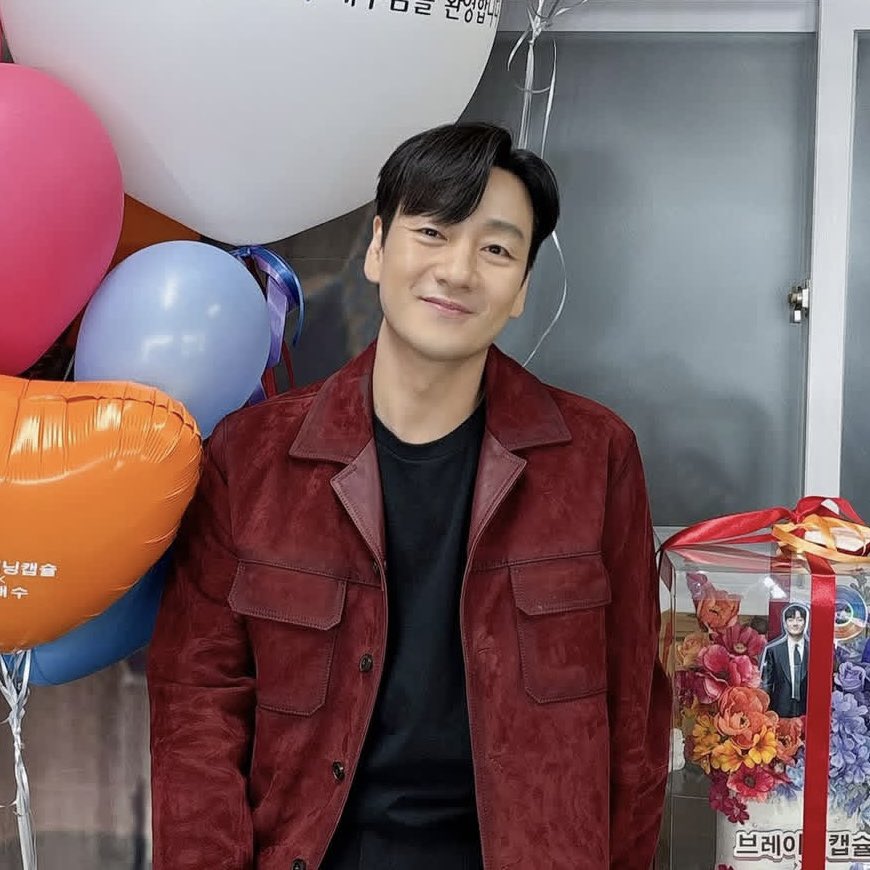 soaegyu's tweet photo. haesoo please stop cutting your hair #BRINGBACKTHEBANGS https://t.co/oWfIgcwdUq