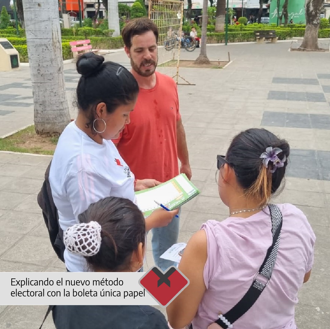 📍CON EL MINISTRO DE PRODUCCIÓN EN LA PLAZA SAN MARTÍN🌳
👉🏼Ayer estuvimos en la Plaza San Martín de #TARTAGAL con el Ministro Martín de los Ríos y su Sec. José Delonc quienes me acompañaron en la atención pediátrica 🩺y firma de certificados de ANSES para la AUH ✍🏼 

#salta