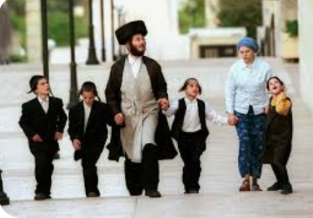 berrocal_magda's tweet photo. @carla65962203 A Israel també hi ha gent rareta he! https://t.co/GNo1HrbohL
