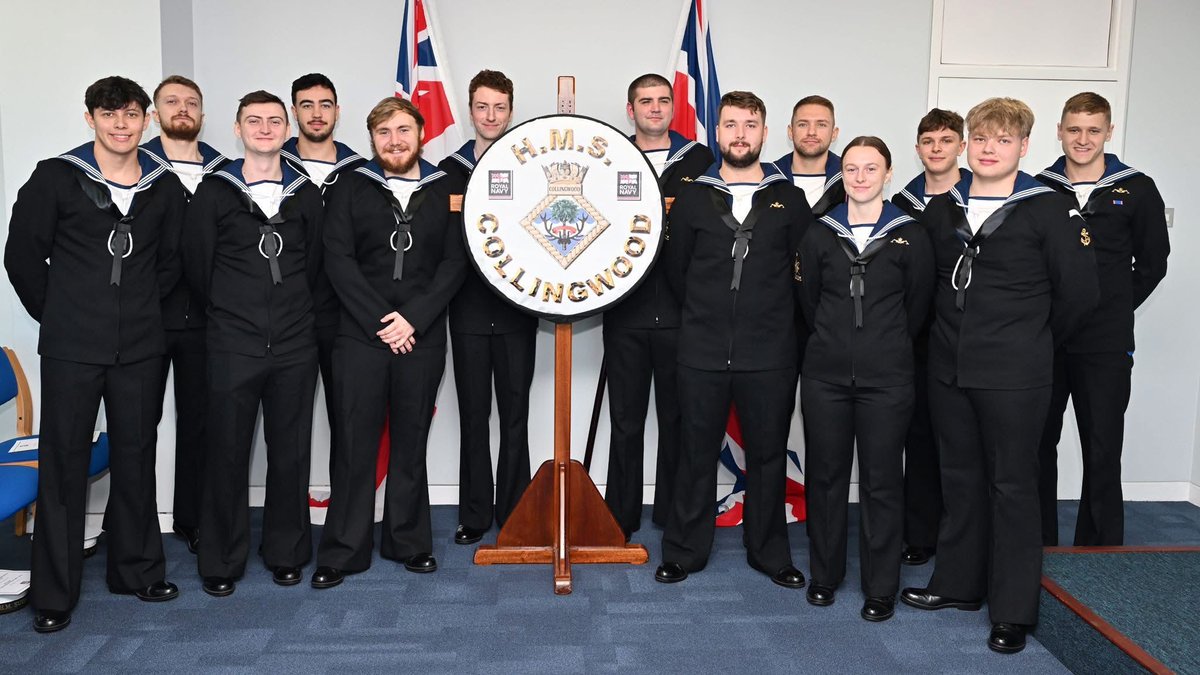 Huge congrats to LET(SM) 2404 on successfully completing their course.

Their commitment and drive for excellence have led them to this proud milestone.

As they continue their #RoyalNavy journey, we know they will inspire others and achieve even greater success.

#ProudToServe