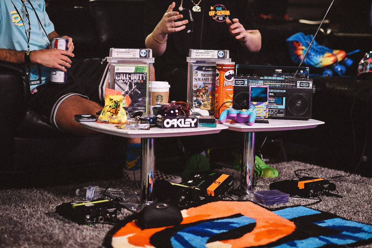 hitchariide's tweet image. 3 years ago today was one of the best days of my life. 

it’s a life goal of mine to be able to do this again. 

one day. 💚