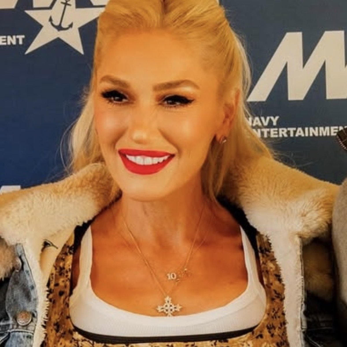 MingTatong's tweet photo. NO. 1️⃣0️⃣ is here. 🥹😭
Happy 10th Anniversary.
Happy 5th Engagement Anniversary.
#GwenStefani #BlakeShelton #Shefani https://t.co/k00v1me9jU