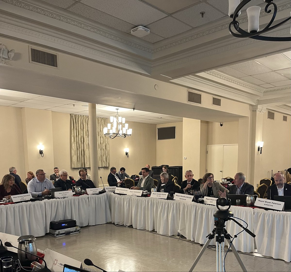Today, I had the opportunity to attend the Ontario Big City Mayors (OBCM) meeting in Thunder Bay.
 
Thank you, Mayor Boshcoff, for your warm hospitality. These meetings bring together mayors from across the province to discuss the critical issues facing Ontario’s largest urban