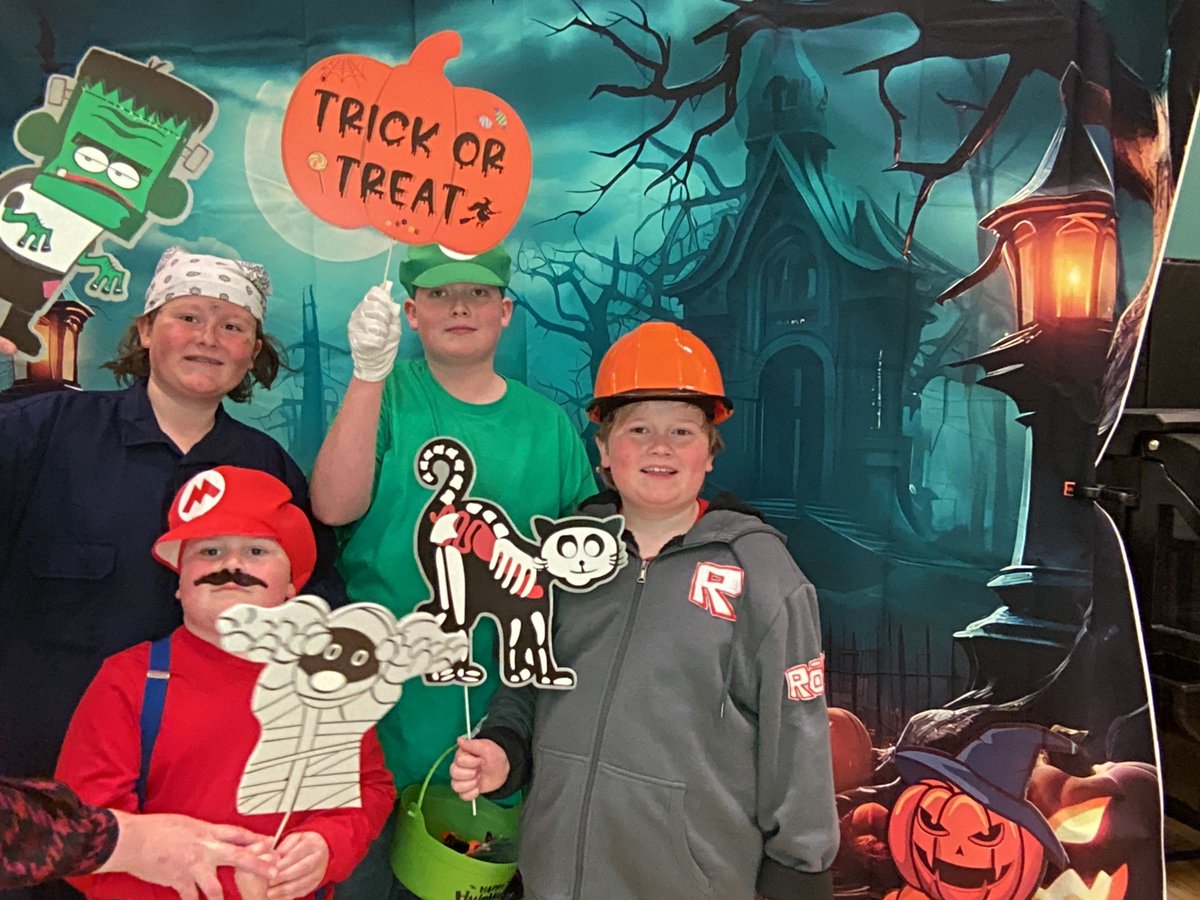 One Week Countdown! 🎉 Looking back at last year's Sensory-Friendly Trick-or-Treat Tours—they were a huge hit! We can't wait to do it all again next Friday. Tour Time Reservations are filling up fast, so secure your spot today before they're gone!
forms.gle/hfsfn6Cg2XavQc…