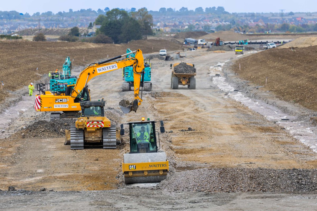A428Cat's tweet photo. Since construction began in late 2023, we’ve moved over 7 million tonnes of earth to lay the groundwork for the new dual carriageway, link roads, and bridges. 🏗️👷♀️
That’s the same weight as more than 7 billion bags of baking flour from your local supermarket! 🛒 https://t.co/nAAitzPaVT