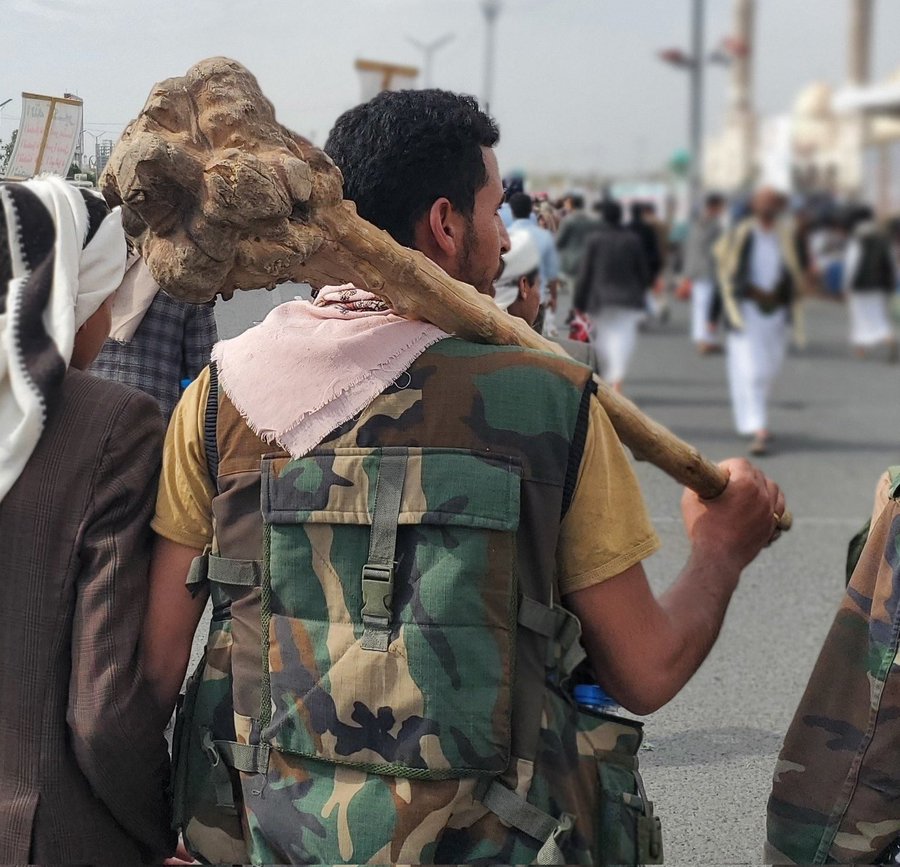 الي ما رباه الزمن سيربيه اليمن 🇾🇪 

#اليمن_سيؤدب_السعودية