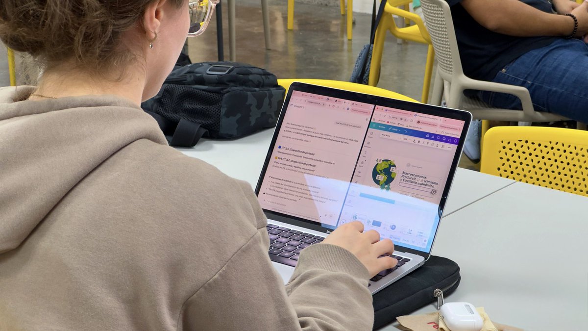 distritotec's tweet photo. 💡🌍 Así se vivió el Taller de Emprendimiento con Impacto impartido por el Nodo de Innovación Económica

Durante tres sesiones en #CasaNaranjos, emprendedoras y emprendedores de #distritotec compartieron ideas, experiencias y aprendizajes para crear proyectos con propósito. 🚀💬 https://t.co/HRPdBGKdxn