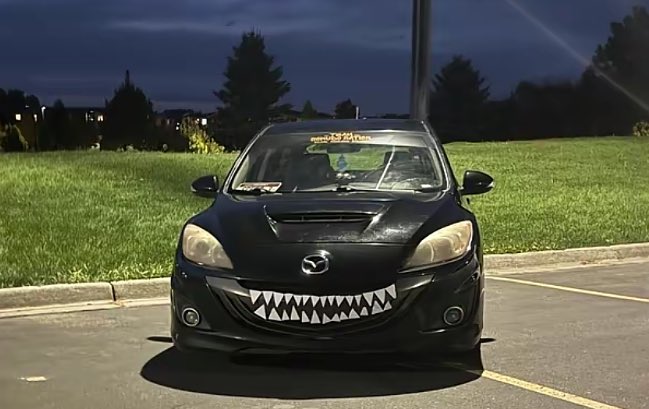 yourmazdalover's tweet photo. Mazda with teeth x3 https://t.co/CX8fgaFQ9R