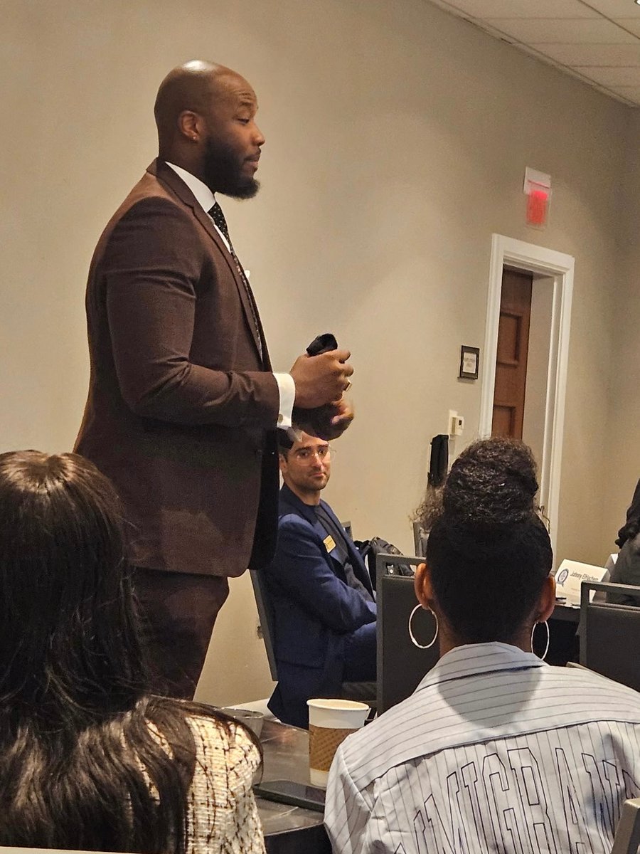 Thank you to The Honorable Michael Baggé-Hernández for sharing your inspiring story with the Class XIII Leadership Academy Fellows today! Your presentation has gotten rave reviews! <a href="/TheFlaBar/">The Florida Bar</a> <a href="/hillsclerk/">Hillsborough Clerk's Office |</a>