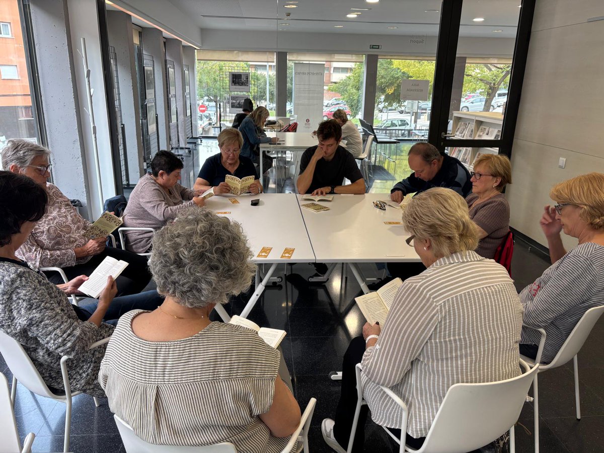 ✨ Ahir amb el #ClubdelecturaenVeuAlta 📚 vam acabar el 📖 “El festí de Babette” d’Isak Dinesen de <a href="/Viena_Edicions/">Viena Edicions</a> ❤️🙌

A la pròxima sessió canviem de registre ... estigueu atents per saber què llegirem! 👀📖✨ 

#lecturaenveualta #manresa #bibliotequesbbm #bibliotequesxbm