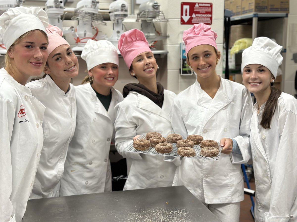 apexculinary's tweet image. Sushi lab and cider test kitchen 🍎