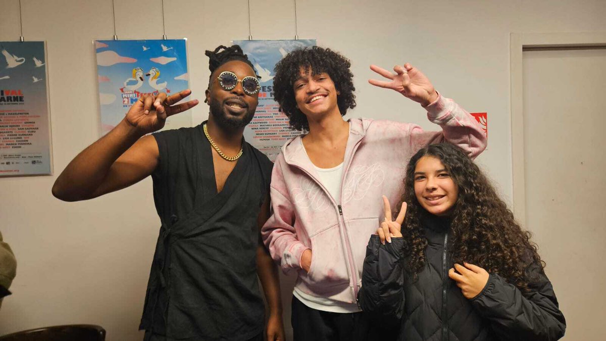 🔥 Une soirée qui a littéralement enflammé le @poc_alfortville ! 🔥

Hier soir, Susanoô a électrisé la scène d’Alfortville avec une performance à la fois puissante, sensible et authentique. 🎤
Entre chanson française, soul et rap, le public a vibré au rythme de ses textes et de