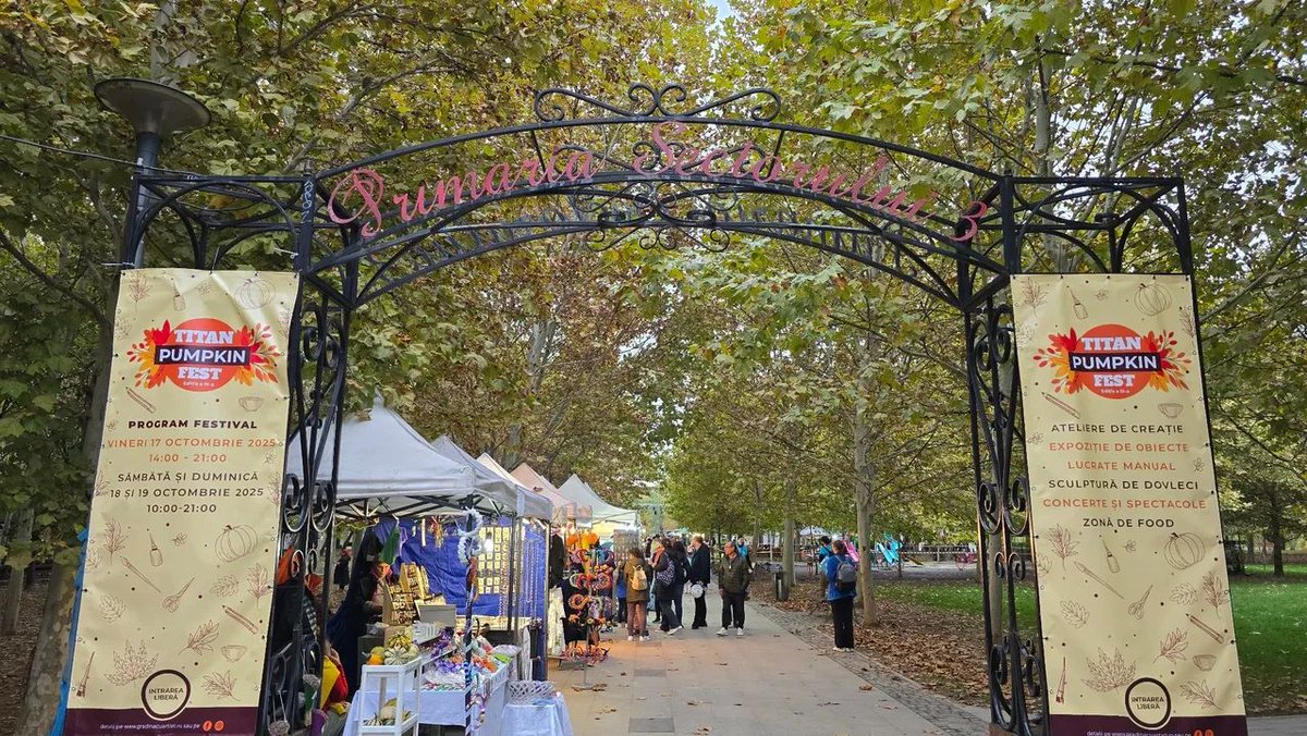 Travel_2Romania's tweet photo. Toamna vine cu aromฤ de dovleac รฎn parcul Titan din Bucureศti!
รn acest weekend, 17โ19 octombrie 2025, ne bucurฤm de Titan #PumpkinFest, un festival plin de culoare, gusturi de sezon ศi activitฤศi pentru toate vรขrstele. ๐
๐ท Sweet Bucharest https://t.co/wGSMaGn2xi