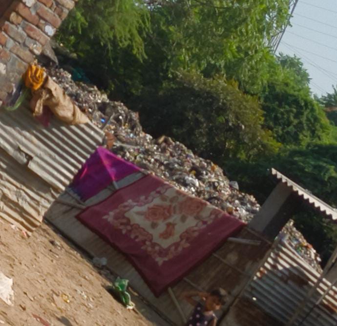 ग्रीनफील्डस sec 43 Fbd में बरसाती बुढ़िया नाले में अवैध कूड़े का पहाड़, मिलीभगत से बनाया है, कूड़े में रोज आग लगाते है, toxic leachet व ग्राउंड वाटर प्रदूषण से कैंसर फैलने का खतरा है plz help <a href="/cmohry/">CMO Haryana</a> <a href="/parveenjoshibjp/">Parveen Joshi</a> <a href="/vikramyadav/">Vikram Yadav IAS</a> <a href="/MCF_Faridabad/">Municipal Corporation of Faridabad</a> <a href="/CPCB_OFFICIAL/">Central Pollution Control Board</a> <a href="/OfficialFMDA/">FMDA</a>