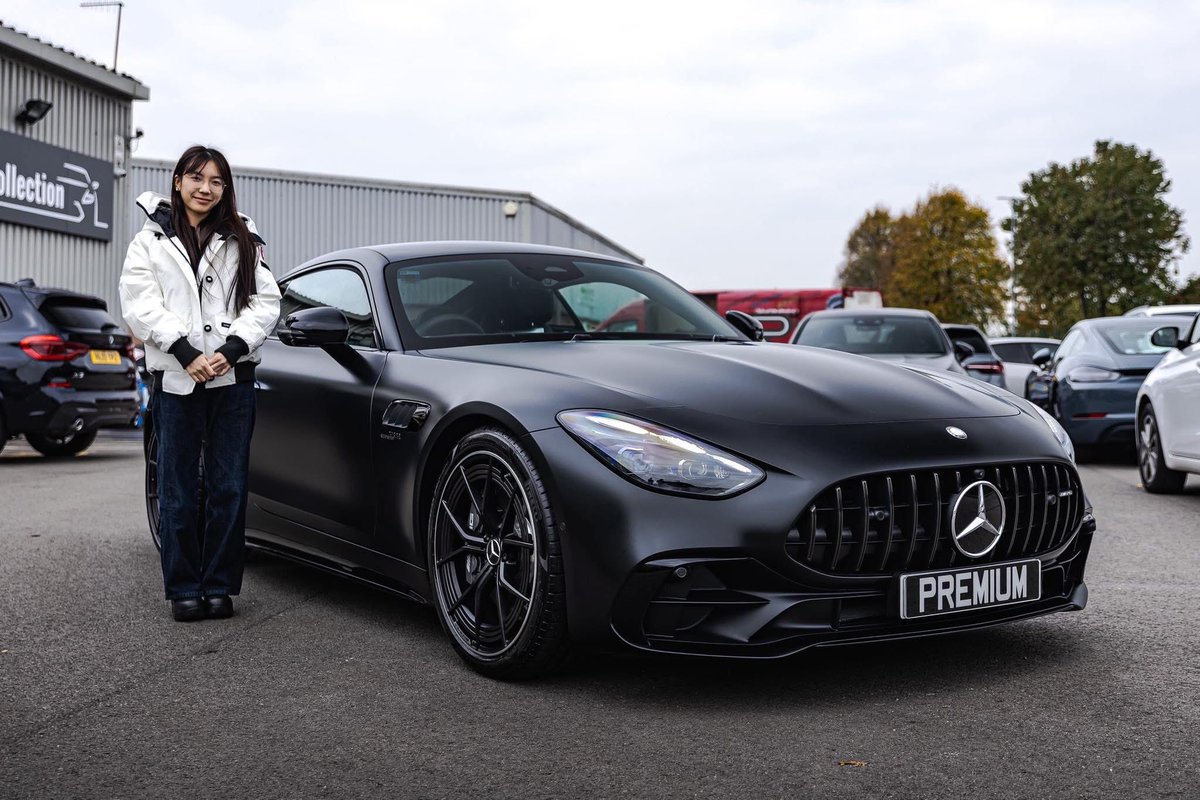 Here’s Ting collecting her stunning 200 mile Mercedes AMG GT43 Premium Plus finished in a Full Body Satin PPF Film. This example features 21” Forged Alloys, Panoramic Sunroof, Massage Seats, Burmeister Sound System and much more! 

Thanks from Will and the team! 🚗