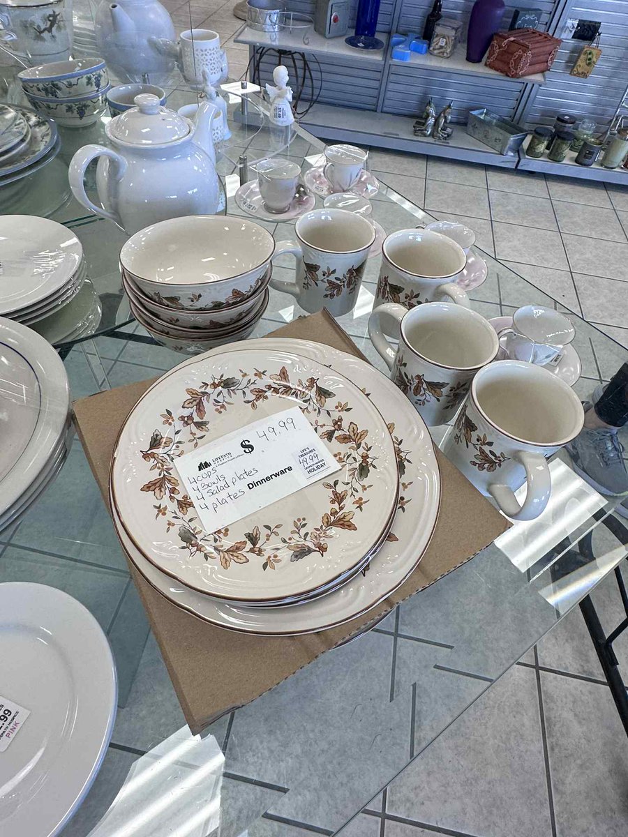 LT_Thrift's tweet image. 50% off Housewares, Home Decor &amp;amp; Furniture Sale continues today at all locations!🛋️🪑🖼️  10/16-10/18

𝑆𝑜𝑚𝑒 𝑒𝑥𝑐𝑙𝑢𝑠𝑖𝑜𝑛𝑠 𝑚𝑎𝑦 𝑎𝑝𝑝𝑙𝑦. 𝑰𝒕𝒆𝒎𝒔 𝒔𝒉𝒐𝒘𝒏 𝒂𝒓𝒆 𝒇𝒓𝒐𝒎 𝒐𝒖𝒓 𝑩𝒓𝒂𝒏𝒅𝒐𝒏 𝒔𝒕𝒐𝒓𝒆.💙 #thrift #thriftingcommunity #hospicethrift