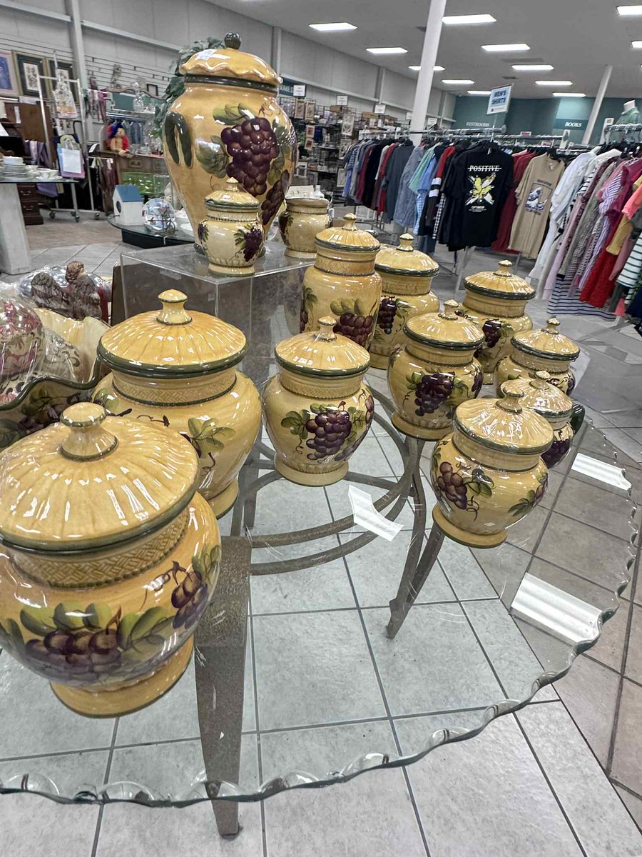 LT_Thrift's tweet image. 50% off Housewares, Home Decor &amp;amp; Furniture Sale continues today at all locations!🛋️🪑🖼️  10/16-10/18

𝑆𝑜𝑚𝑒 𝑒𝑥𝑐𝑙𝑢𝑠𝑖𝑜𝑛𝑠 𝑚𝑎𝑦 𝑎𝑝𝑝𝑙𝑦. 𝑰𝒕𝒆𝒎𝒔 𝒔𝒉𝒐𝒘𝒏 𝒂𝒓𝒆 𝒇𝒓𝒐𝒎 𝒐𝒖𝒓 𝑩𝒓𝒂𝒏𝒅𝒐𝒏 𝒔𝒕𝒐𝒓𝒆.💙 #thrift #thriftingcommunity #hospicethrift