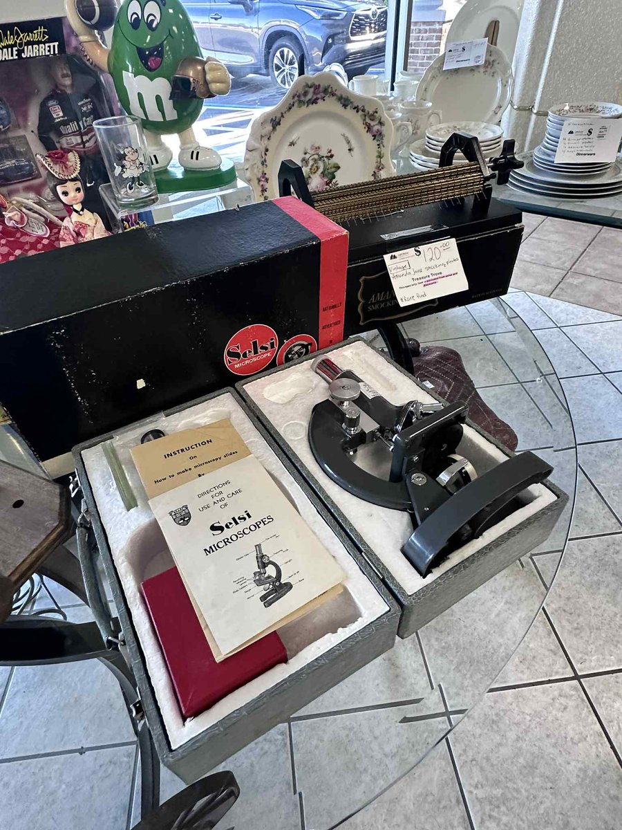 LT_Thrift's tweet image. 50% off Housewares, Home Decor &amp;amp; Furniture Sale continues today at all locations!🛋️🪑🖼️  10/16-10/18

𝑆𝑜𝑚𝑒 𝑒𝑥𝑐𝑙𝑢𝑠𝑖𝑜𝑛𝑠 𝑚𝑎𝑦 𝑎𝑝𝑝𝑙𝑦. 𝑰𝒕𝒆𝒎𝒔 𝒔𝒉𝒐𝒘𝒏 𝒂𝒓𝒆 𝒇𝒓𝒐𝒎 𝒐𝒖𝒓 𝑩𝒓𝒂𝒏𝒅𝒐𝒏 𝒔𝒕𝒐𝒓𝒆.💙 #thrift #thriftingcommunity #hospicethrift