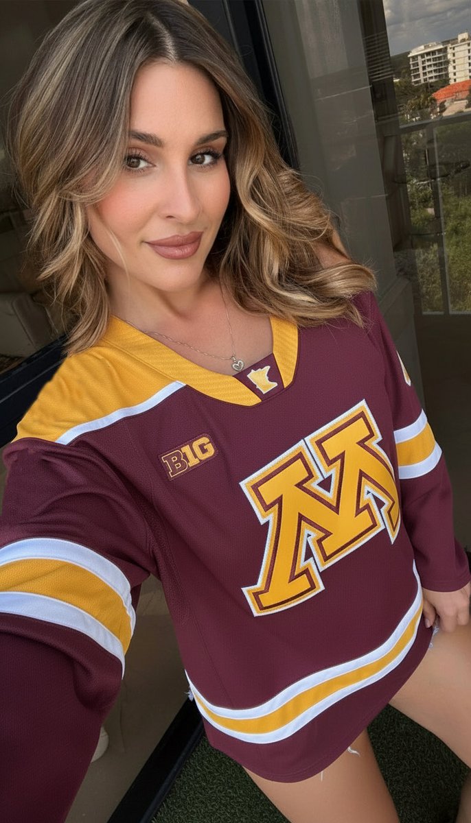 MrsAllieRae's tweet image. BIG game tonight boys #prideonice 〽️